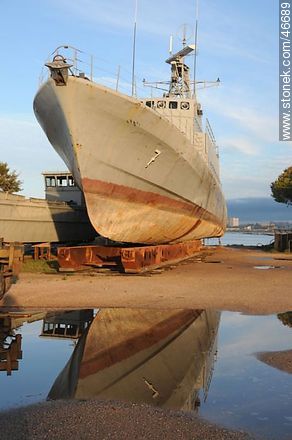 Ship awaiting repair - Department of Montevideo - URUGUAY. Photo #46689