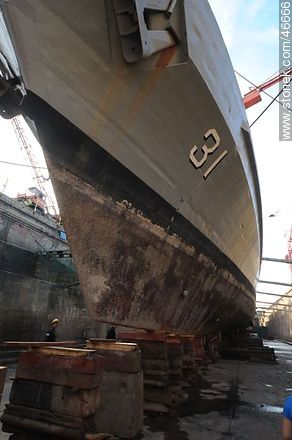 Ship in dry dock for repair and maintenance - Department of Montevideo - URUGUAY. Photo #46666