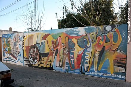 Mural en la calle Treinta y Tres - Departamento de Colonia - URUGUAY. Foto No. 46722
