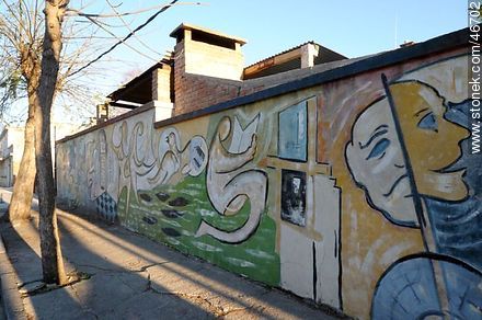 Mural de la ciudad de Rosario en la calle Bolívar - Departamento de Colonia - URUGUAY. Foto No. 46702