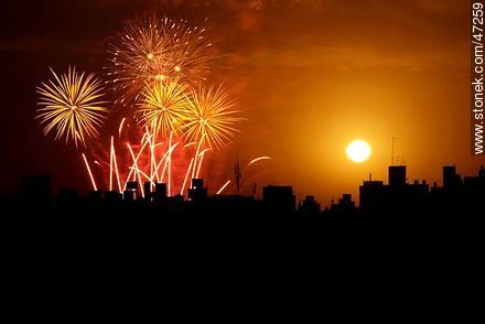 Fireworks in Montevideo - Department of Montevideo - URUGUAY. Photo #47259