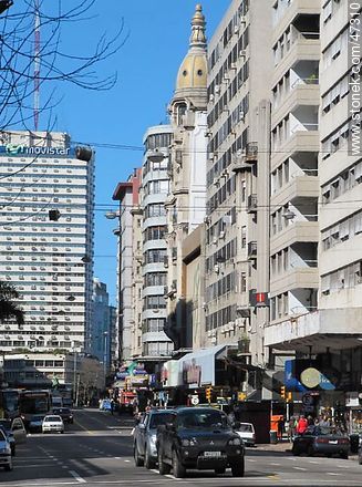 Av. 18 de Julio - Departamento de Montevideo - URUGUAY. Foto No. 47310