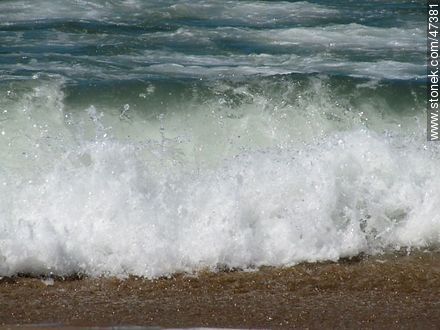 The sea crashing on the shore -  - MORE IMAGES. Photo #47381