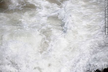 Waves and foam. - Department of Maldonado - URUGUAY. Photo #47655