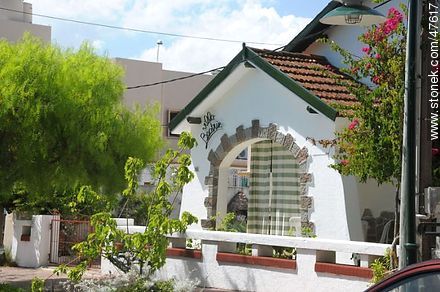 Residencia Villa Beatriz en la calle Chacabuco - Departamento de Maldonado - URUGUAY. Foto No. 47617