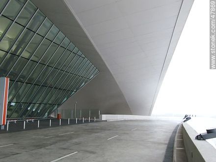 Aeropuerto Internacional de Carrasco. Primer piso. Partidas. - Departamento de Canelones - URUGUAY. Foto No. 47869