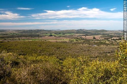 Vista desde la Sierra de las Ánimas - Departamento de Maldonado - URUGUAY. Foto No. 48170