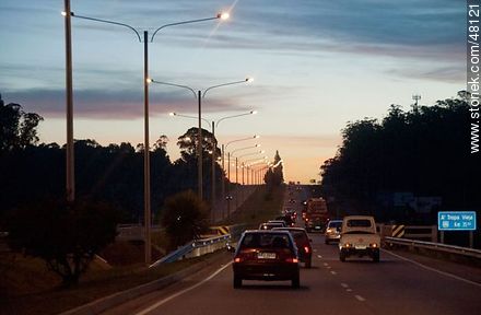 Anochece en la ruta Interbalnearia - Departamento de Maldonado - URUGUAY. Foto No. 48121
