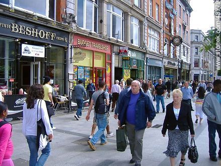 Pedestrian shopping street in downtown Dublin. - Ireland - BRITISH ISLANDS. Photo #48779