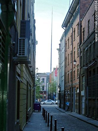 Spire of Dublin from an alley - Ireland - BRITISH ISLANDS. Photo #48634