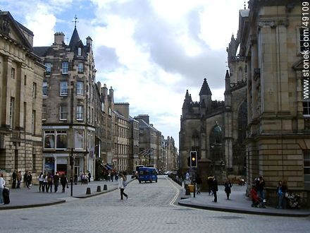 Calle Lawnmarket en Royal Mile de Edimburgo. - Escocia - ISLAS BRITÁNICAS. Foto No. 49109