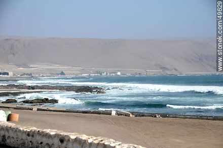 Pacific Ocean Coast in Arica. - Chile - Others in SOUTH AMERICA. Photo #49629