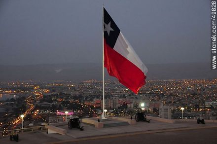 Flag of Chile at the top of Morro de Arica. - Chile - Others in SOUTH AMERICA. Photo #49828