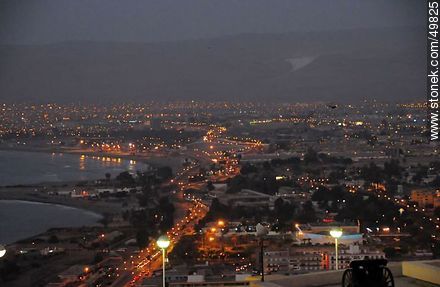 Vista aérea de Arica al anochecer - Chile - Otros AMÉRICA del SUR. Foto No. 49825
