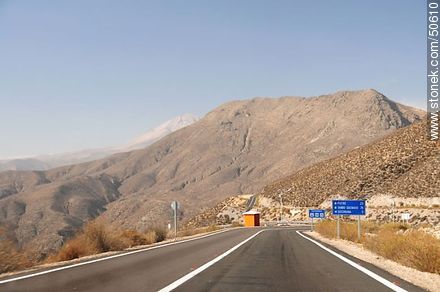 Ruta 11 a 23km de Putre, 78km de Tambo Quemado (frontera Chile - Bolivia) y 5km de Socoroma - Chile - Otros AMÉRICA del SUR. Foto No. 50610