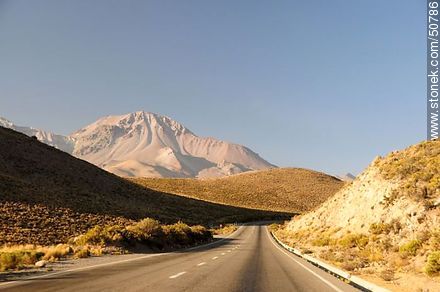 Volcán Tarapacá. Ruta 11 hacia Bolivia. Altitud: 4000m - Chile - Otros AMÉRICA del SUR. Foto No. 50786
