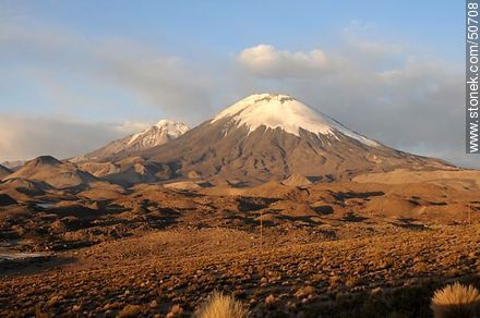 Volcán Parinacota al atardecer - Chile - Otros AMÉRICA del SUR. Foto No. 50708