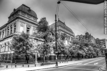 Facultad de Derecho. La calle Guayabo. - Departamento de Montevideo - URUGUAY. Foto No. 50948