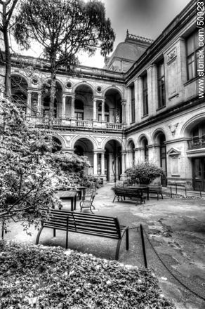 Facultad de Derecho. - Departamento de Montevideo - URUGUAY. Foto No. 50923