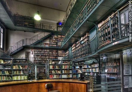 Facultad de Derecho. Biblioteca. - Departamento de Montevideo - URUGUAY. Foto No. 50896