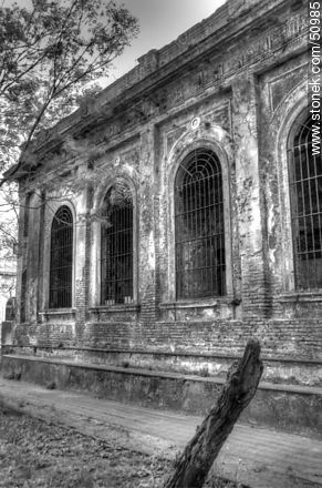 Vilardebó Hospital. Area in ruins. - Department of Montevideo - URUGUAY. Photo #50985