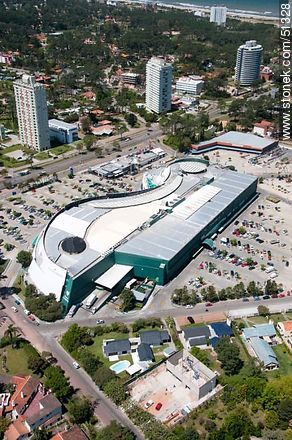 Punta Shopping Mall en la Av. Roosevelt - Punta del Este y balnearios cercanos - URUGUAY. Foto No. 51328