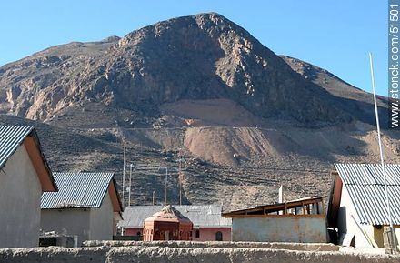 Viviendas bajo las montañas en Putre - Chile - Otros AMÉRICA del SUR. Foto No. 51501