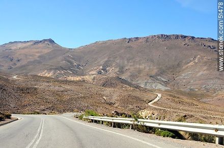 Ruta 11 entre las montañas próximo a Putre. - Chile - Otros AMÉRICA del SUR. Foto No. 51478