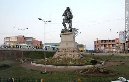 El Alto. Estatua de Che Guevara en las avenidas Juan Pablo Segundo y 6 de Marzo. - Bolivia - Otros AMÉRICA del SUR. Foto No. 52013