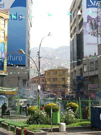 Plaza Vicenta Juariste Eguino - Bolivia - Otros AMÉRICA del SUR. Foto No. 52071
