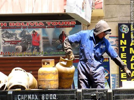 Reparto de garrafas de gas - Bolivia - Otros AMÉRICA del SUR. Foto No. 52104