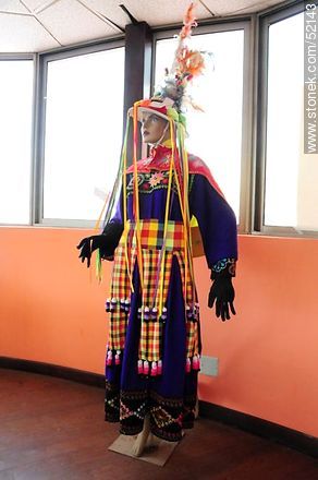 Manequí con uno de los trajes indígenas típicos bolivianos - Bolivia - Otros AMÉRICA del SUR. Foto No. 52143