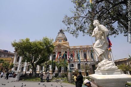 Plaza Murillo. Figura femenina que representa a la Música - Bolivia - Otros AMÉRICA del SUR. Foto No. 52206