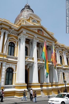 Bolivar Street. Congreso Nacional de Bolivia, seat of the Legislature. Congress. - Bolivia - Others in SOUTH AMERICA. Photo #52201