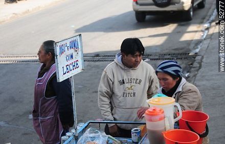 Venta callejera de quinua con leche - Bolivia - Otros AMÉRICA del SUR. Foto No. 52777
