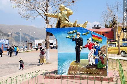 Tiquina. Monumento a Don Eduardo Avaroa, defensor del litoral boliviano. En la base y en relieve coloreado,