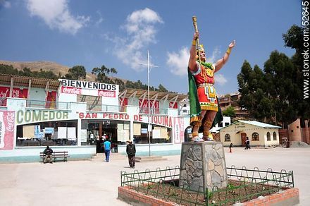 San Pedro de Tiquina. Statue of Inca Manco Kapac. - Bolivia - Others in SOUTH AMERICA. Photo #52645