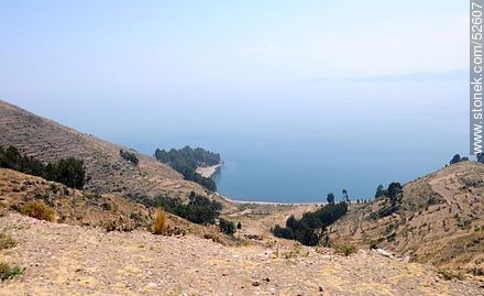 Una bahía del lago Titicaca boliviano - Bolivia - Otros AMÉRICA del SUR. Foto No. 52607