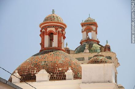 Basílica de Nuestra Señora de Copacabana. Cúpulas estilo morisco. - Bolivia - Otros AMÉRICA del SUR. Foto No. 52542