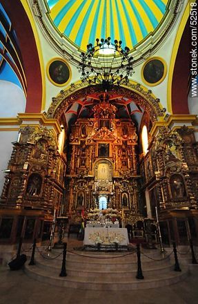 Interior de la Basílica de Nuestra Señora de Copacabana - Bolivia - Otros AMÉRICA del SUR. Foto No. 52518