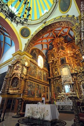 Interior de la Basílica de Nuestra Señora de Copacabana - Bolivia - Otros AMÉRICA del SUR. Foto No. 52511