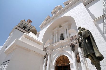 Estatua del escultor Francisco Tito Yupanqui en la Basílica de Copacabana. - Bolivia - Otros AMÉRICA del SUR. Foto No. 52507