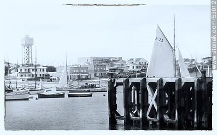 Antiguo muelle del puerto de Punta del Este. La torre del agua en plaza Artigas. - Punta del Este y balnearios cercanos - URUGUAY. Foto No. 53012