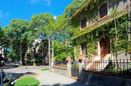 Two-storey house on Ramón Masini St. - Department of Montevideo - URUGUAY. Photo #53906