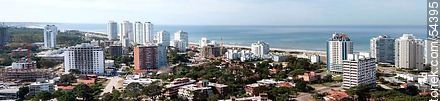 Vista aérea de los edificios de Playa Brava desde la parada 3 en adelante (2012) - Punta del Este y balnearios cercanos - URUGUAY. Foto No. 54395