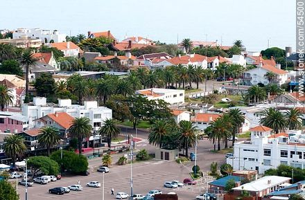 Houses of the peninsula of Punta del Este. Parking at the harbor. - Punta del Este and its near resorts - URUGUAY. Photo #54500