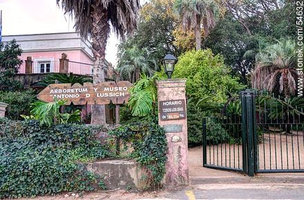 Entrance to the Arboretum and Museum Antonio D. Lussich - Punta del Este and its near resorts - URUGUAY. Photo #54632