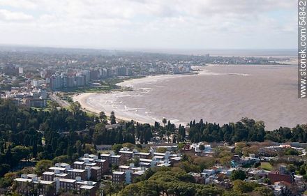 Complejo de viviendas, playa y cementerio del Buceo, playa Malvín. Río de la Plata. - Departamento de Montevideo - URUGUAY. Foto No. 54842