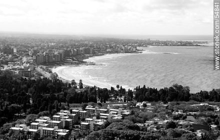 Complejo de viviendas, playa y cementerio del Buceo, playa Malvín. Río de la Plata. - Departamento de Montevideo - URUGUAY. Foto No. 54841