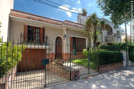 Houses on Guayaqui St. - Department of Montevideo - URUGUAY. Photo #54913